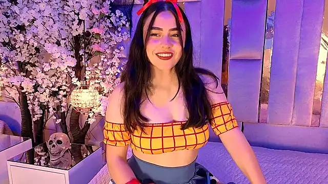 Snapshot of HannaCollins_ chatting on 30, 10, 2025 HannaCollins online show from 30, 10, 2025