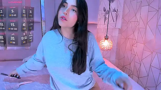 Snapshot of HannaCollins_ chatting on 14, 12, 2025 HannaCollins online show from 14, 12, 2025