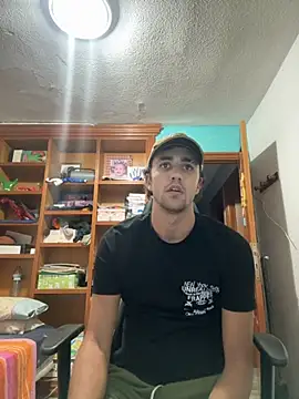 Snapshot of aavrdvh33 chatting on 15, 9, 2025 aavrdvh33 online show from 15, 9, 2025