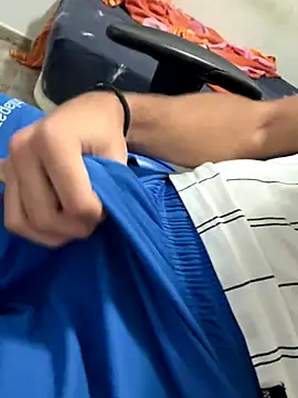 Snapshot of aavrdvh33 chatting on 30, 9, 2025 aavrdvh33 online show from 30, 9, 2025