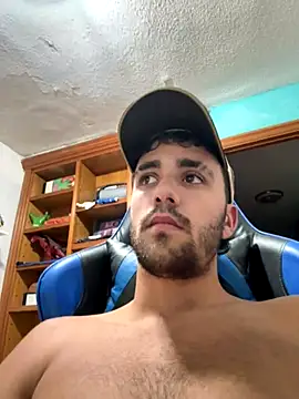 Snapshot of aavrdvh33 chatting on 7, 10, 2025 aavrdvh33 online show from 7, 10, 2025