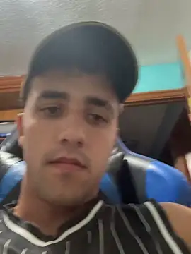 Snapshot of aavrdvh33 chatting on 12, 10, 2025 aavrdvh33 online show from 12, 10, 2025