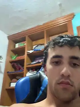 Snapshot of aavrdvh33 chatting on 21, 10, 2025 aavrdvh33 online show from 21, 10, 2025