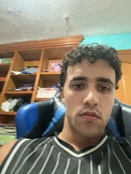 Snapshot of aavrdvh33 chatting on 27, 10, 2025 aavrdvh33 online show from 27, 10, 2025