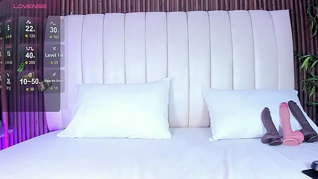 Snapshot of SandraMilerr chatting on 4, 12, 2025 SandraMilerr online show from 4, 12, 2025