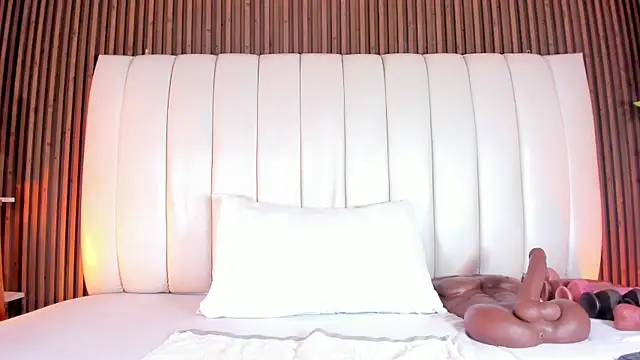 SandraMilerr online show from 5, 3, 2026