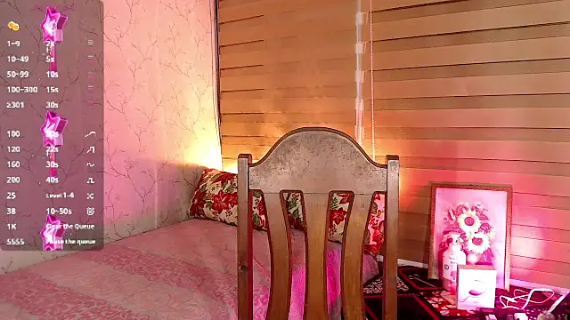 Snapshot of TssluttyNikka chatting on 18, 10, 2025 TssluttyNikka online show from 18, 10, 2025