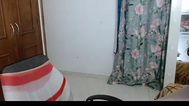 Snapshot of alejandralatina chatting on 23, 9, 2025 alejandralatina online show from 23, 9, 2025