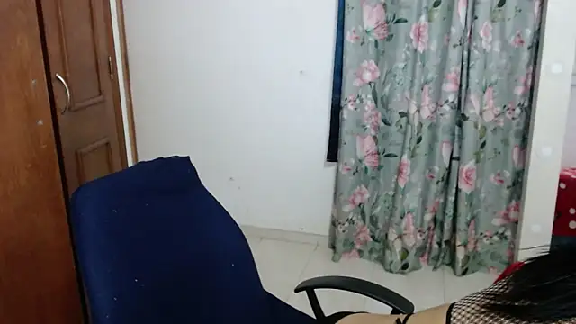 Snapshot of alejandralatina chatting on 29, 11, 2025 alejandralatina online show from 29, 11, 2025