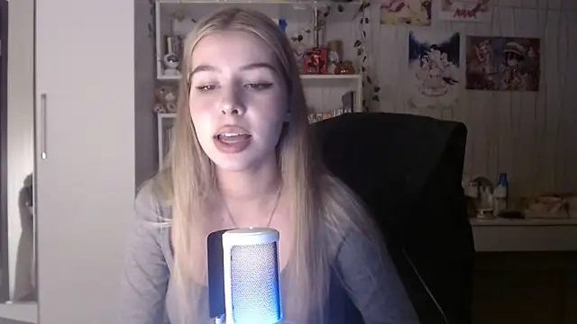 Snapshot of Panzee1 chatting on 3, 10, 2025 Panzee1 online show from 3, 10, 2025