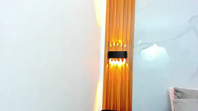 IsabellaMonet online show from 16, 12, 2025