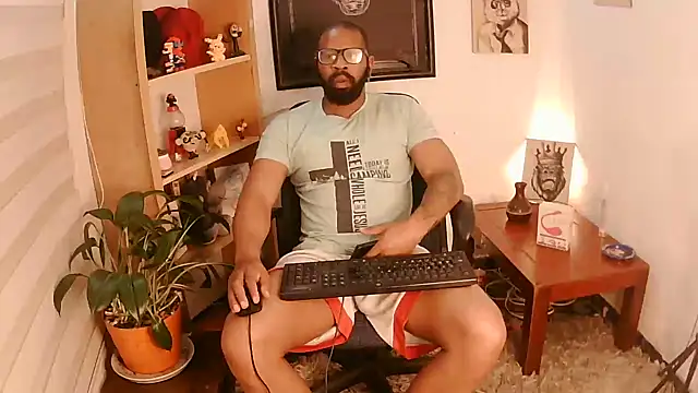 Snapshot of King_Malik chatting on 24, 10, 2025 King Malik online show from 24, 10, 2025