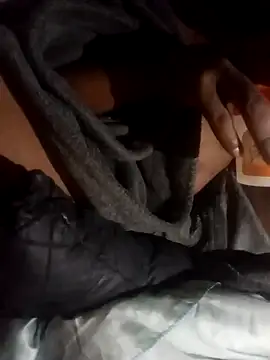 Snapshot of OnlyMoneyIwanT chatting on 22, 11, 2025 OnlyMoneyIwanT online show from 22, 11, 2025