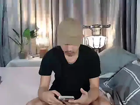 Snapshot of cute_richard24 chatting on 25, 9, 2025 cute richard24 online show from 25, 9, 2025