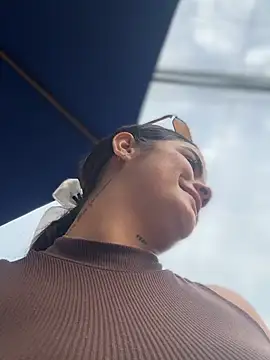 Kaily Sweet16 online show from 16, 4, 2026