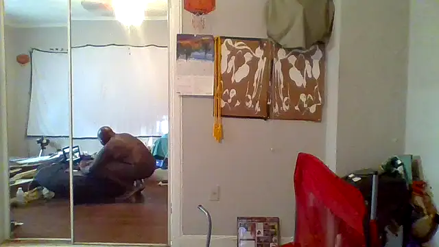 Snapshot of JezOne555 chatting on 8, 10, 2025 JezOne555 online show from 8, 10, 2025