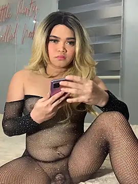 Snapshot of VictoriaL0ve chatting on 22, 11, 2025 VictoriaL0ve online show from 22, 11, 2025