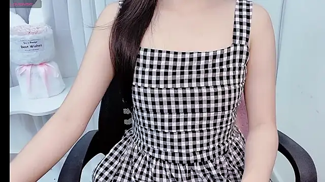 Snapshot of Mint2k chatting on 14, 11, 2025 Mint2k online show from 14, 11, 2025