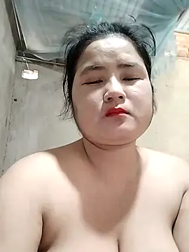 Snapshot of BigBoobs186 chatting on 2, 10, 2025 BigBoobs186 online show from 2, 10, 2025