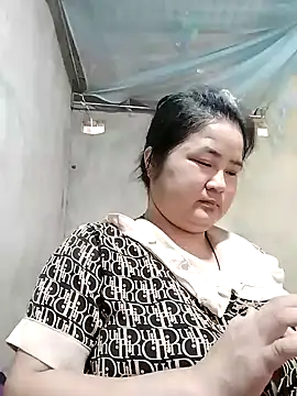 Snapshot of BigBoobs186 chatting on 3, 10, 2025 BigBoobs186 online show from 3, 10, 2025