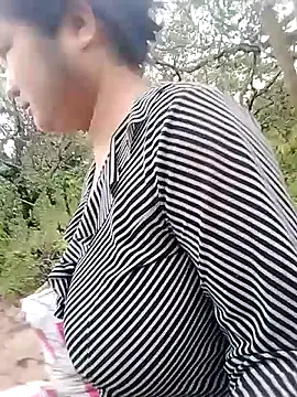 Snapshot of BigBoobs186 chatting on 23, 11, 2025 BigBoobs186 online show from 23, 11, 2025