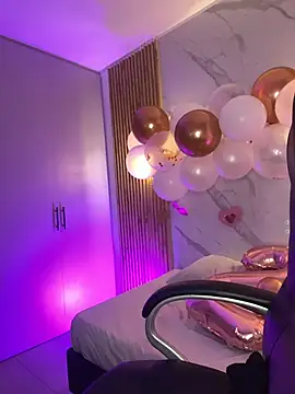 KYLIE JONES6 online show from 20, 11, 2025