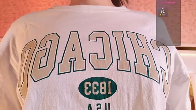 Snapshot of ambar_rosse25 chatting on 22, 10, 2025 ambar rosse25 online show from 22, 10, 2025