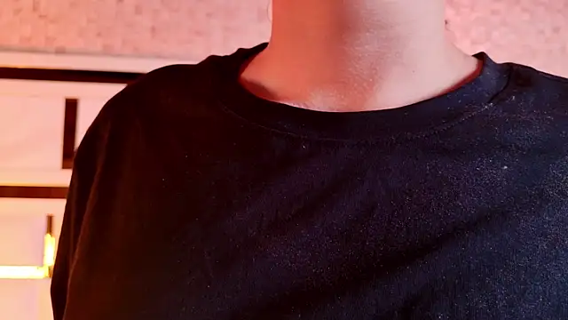 Snapshot of ambar_rosse25 chatting on 4, 11, 2025 ambar rosse25 online show from 4, 11, 2025