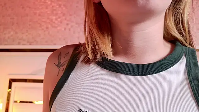 Snapshot of ambar_rosse25 chatting on 6, 11, 2025 ambar rosse25 online show from 6, 11, 2025