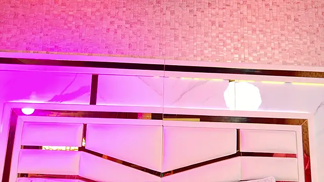 Snapshot of ambar_rosse25 chatting on 23, 11, 2025 ambar rosse25 online show from 23, 11, 2025