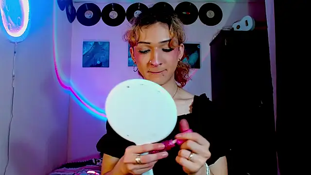 Snapshot of meghan_devil_ chatting on 25, 11, 2025 meghan devil online show from 25, 11, 2025