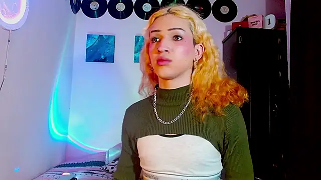 Snapshot of meghan_devil_ chatting on 17, 12, 2025 meghan devil online show from 17, 12, 2025