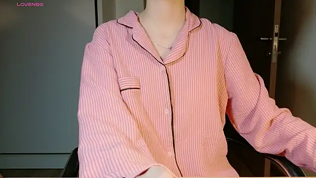 Ryeon 99 online show from 15, 3, 2026