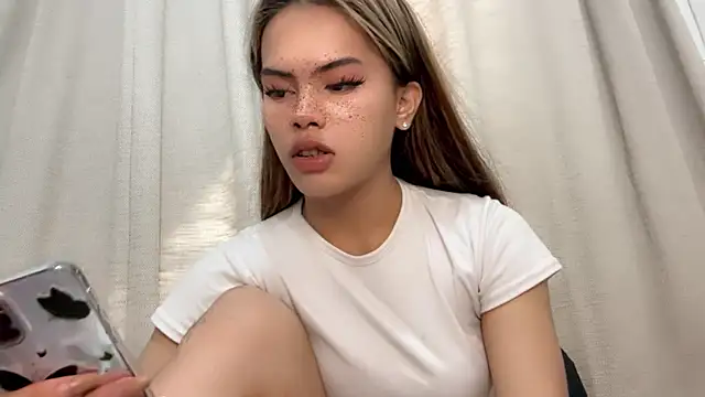 Snapshot of serpenthena_goddess chatting on 5, 11, 2025 serpenthena goddess online show from 5, 11, 2025