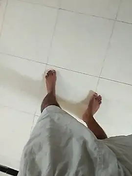 Snapshot of shreyas79 chatting on 1, 11, 2025 shreyas79 online show from 1, 11, 2025