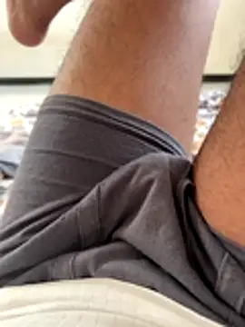 Snapshot of shreyas79 chatting on 17, 12, 2025 shreyas79 online show from 17, 12, 2025