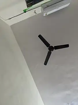 Snapshot of shreyas79 chatting on 5, 4, 2026 shreyas79 online show from 5, 4, 2026