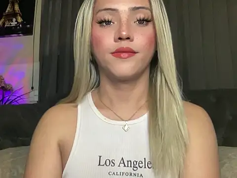 Snapshot of calimonroe chatting on 19, 12, 2025 calimonroe online show from 19, 12, 2025