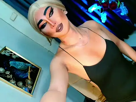 Snapshot of Queen_yasii_88 chatting on 7, 10, 2025 Queen yasii 88 online show from 7, 10, 2025