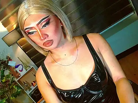 Snapshot of Queen_yasii_88 chatting on 7, 4, 2026 Queen yasii 88 online show from 7, 4, 2026