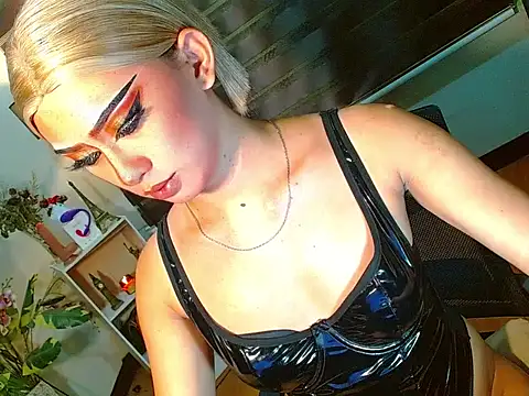 Snapshot of Queen_yasii_88 chatting on 8, 4, 2026 Queen yasii 88 online show from 8, 4, 2026