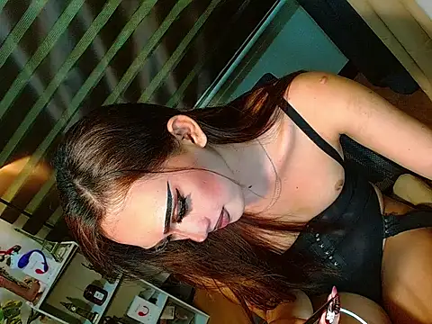 Snapshot of Queen_yasii_88 chatting on 15, 4, 2026 Queen yasii 88 online show from 15, 4, 2026