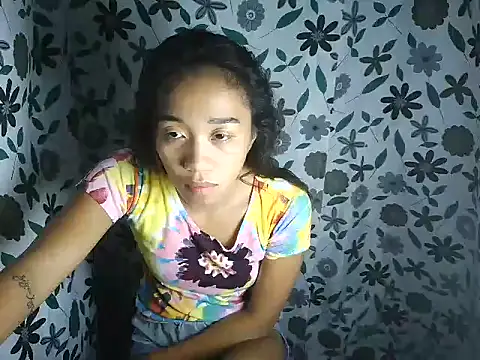 Virgen christine01 online show from 6, 4, 2026