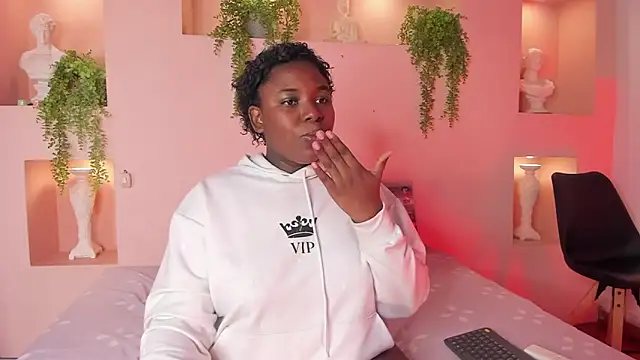 Snapshot of NanyMoreno chatting on 12, 1, 2026 NanyMoreno online show from 12, 1, 2026