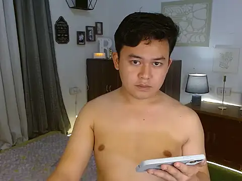 Snapshot of annocentboy chatting on 25, 10, 2025 annocentboy online show from 25, 10, 2025