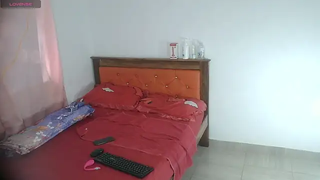 Snapshot of Lawuaifu1 chatting on 14, 11, 2025 Lawuaifu1 online show from 14, 11, 2025