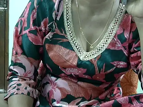 CHAMELI4747 online show from 6, 10, 2025