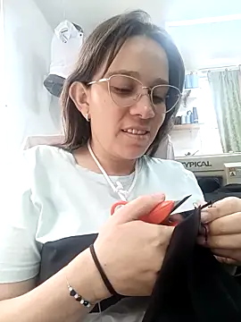 Snapshot of Isabella5_Brown_ chatting on 1, 11, 2025 Isabella5 Brown online show from 1, 11, 2025