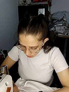 Snapshot of Isabella5_Brown_ chatting on 2, 12, 2025 Isabella5 Brown online show from 2, 12, 2025