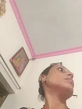 ISHANI-SINGH online show from 3, 12, 2025